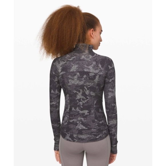 Lululemon Outrun the Elements 1/2 Zip in Incognito Camo HTR Black - Picture 2 of 12